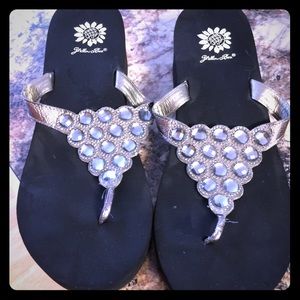 Sandals yellow box silver